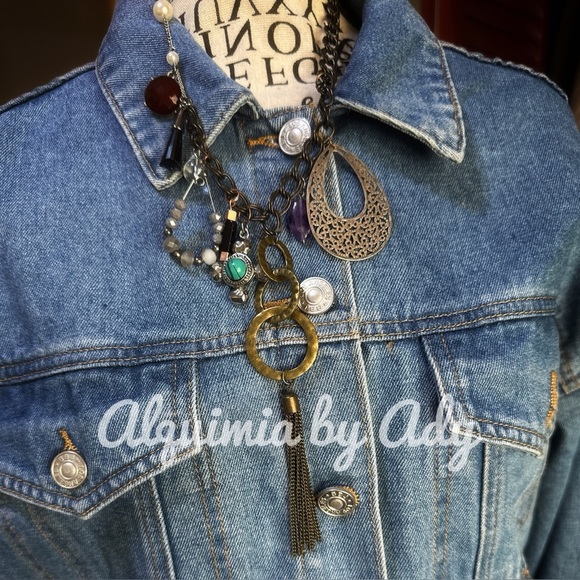 TURQUOISE AND ONYX PENDANT NECKLACE - Picture 1 of 7